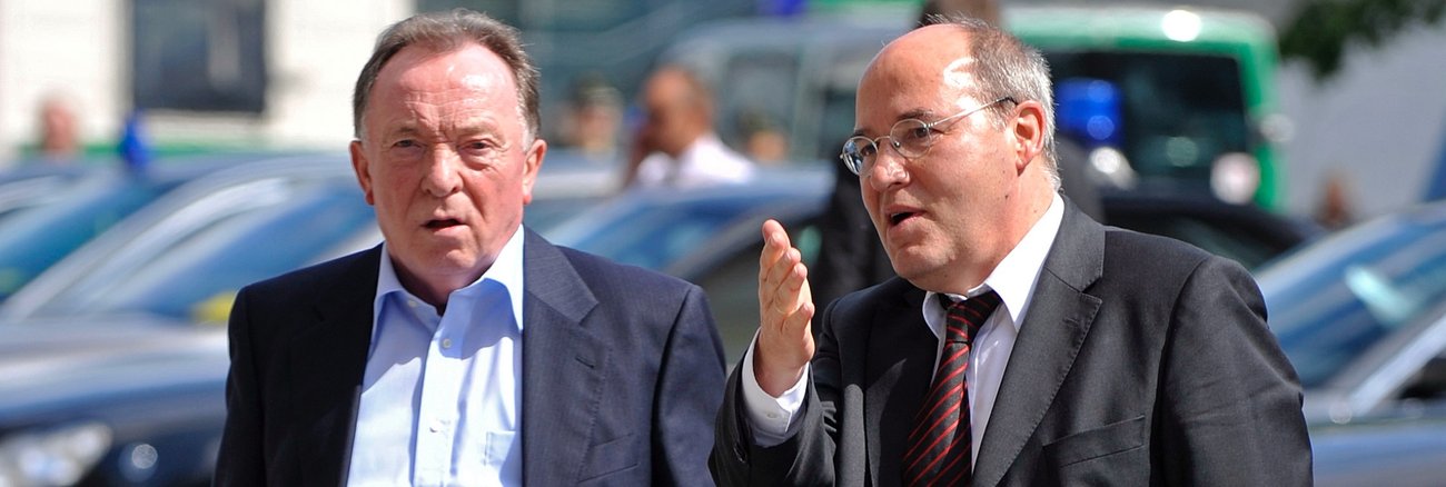 Peter Sodann und Gregor Gysi im Gespräch © picture alliance/ASSOCIATED PRESS|Gero Breloer