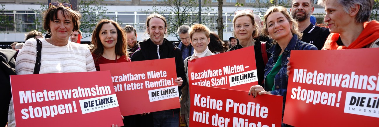 Mitglieder der Linksfraktion am 6. April 2019 in Berlin auf der Demonstration gegen Mietenwahnsinn © Olaf Krostiz Mitglieder der Linksfraktion am 6. April 2019 in Berlin auf der Demonstration gegen Mietenwahnsinn © Olaf Krostiz