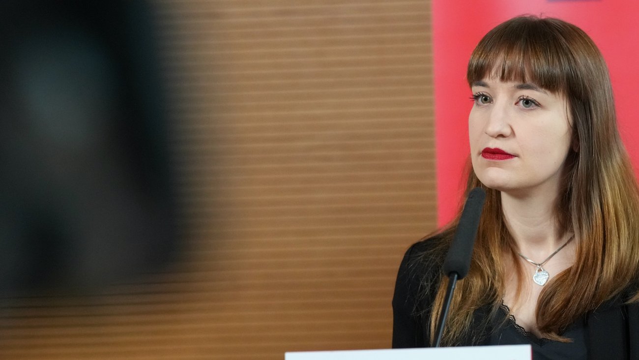 Heidi Reichinnek beim Pressestatement