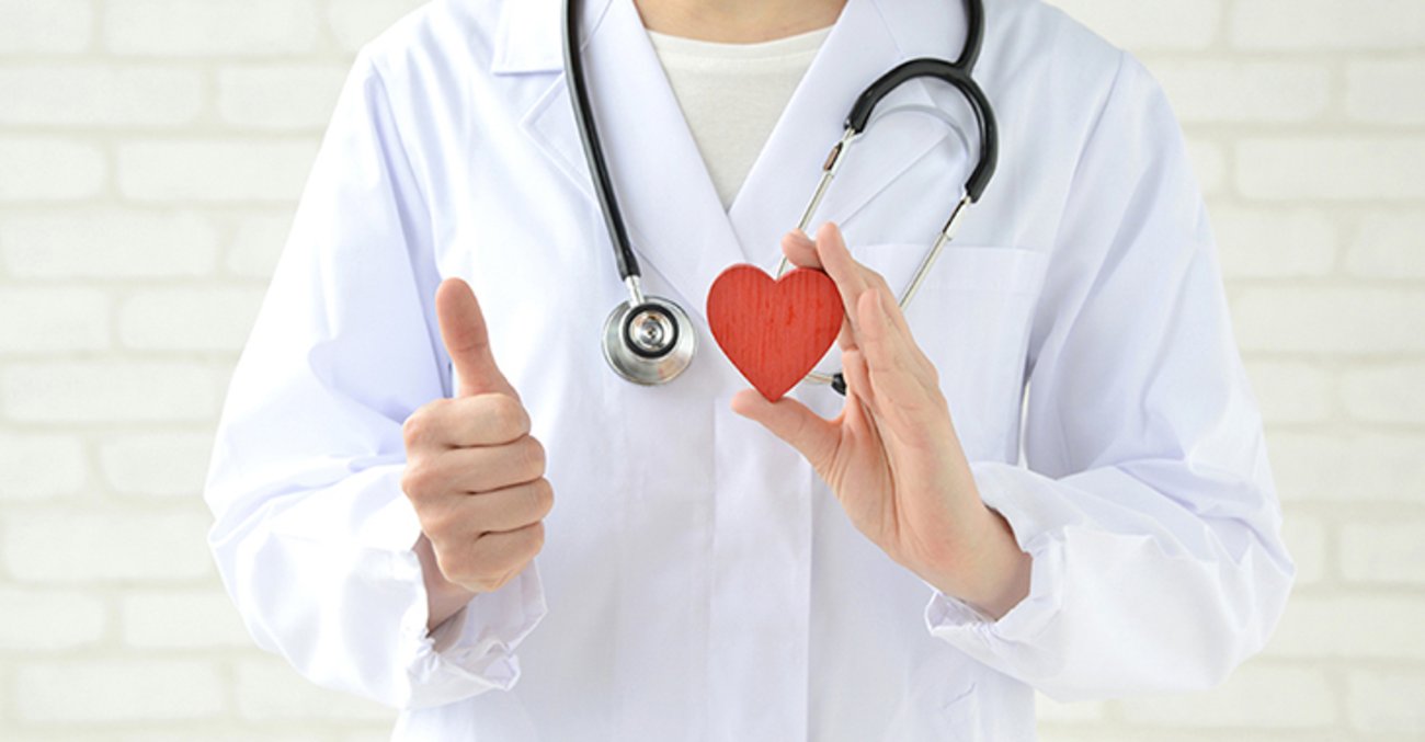 Daumen hoch für die solidarische Gesundheitsversicherung © istockphoto.com/takasuu Daumen hoch für die solidarische Gesundheitsversicherung