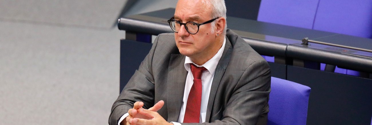 Matthias W. Birkwald im Plenarsaal des Bundestages © picture alliance/Geisler-Fotopress|Christoph Hardt