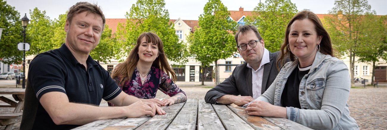 v.l.n.r. Martin Schirdewan, Heidi Reichinnek, Sören Pellmann, Janine Wissler, Foto: Tim Lüddemann