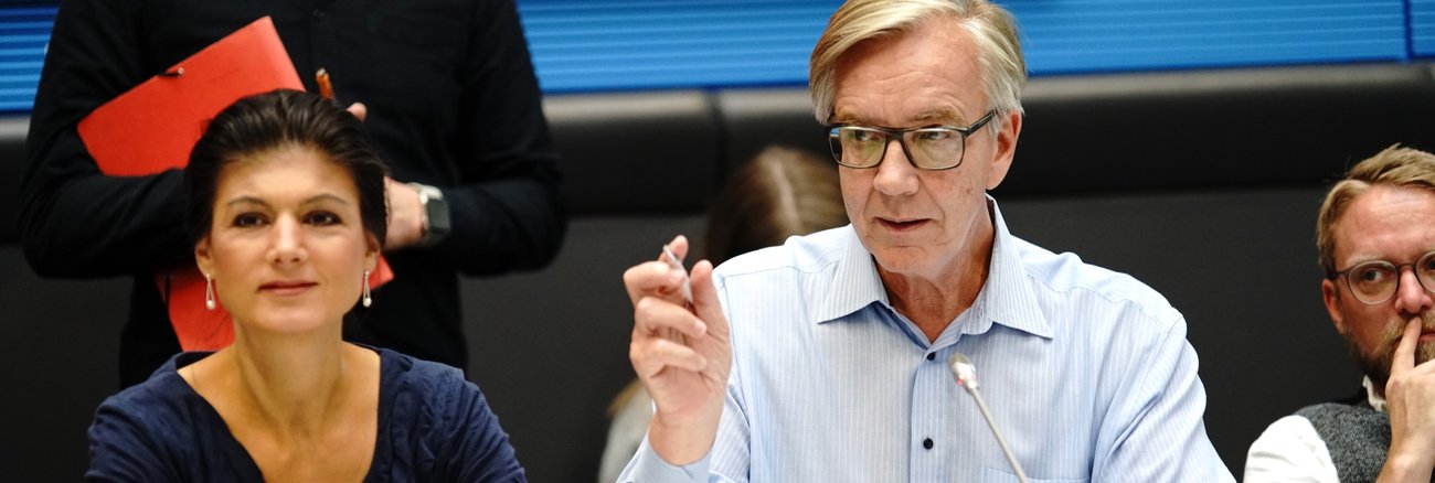 v.l.n.r. Sahra Wagenknecht, Dietmar Bartsch und Jan Korte während der Fraktionssitzung der Linksfraktion im Bundestag