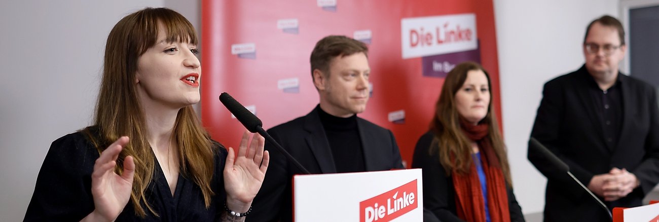 v.l.n.r. Heidi Reichinnek, Martin Schirdewan, Janine Wissler, Sören Pellmann beim Pressestatement © picture alliance/dpa|Carsten Koall