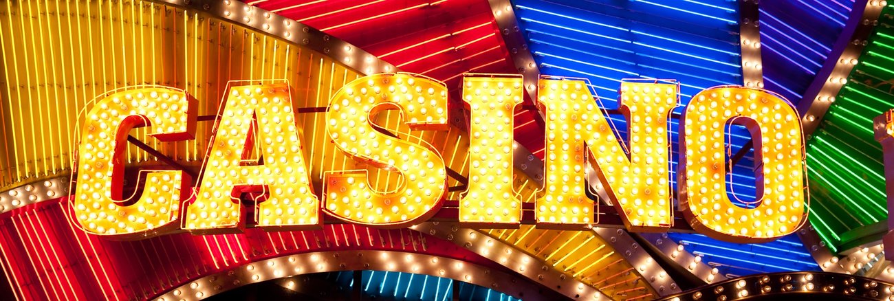 Casino-Leuchtschrift © iStock/raisbeckfoto Casino-Leuchtschrift © iStock/raisbeckfoto