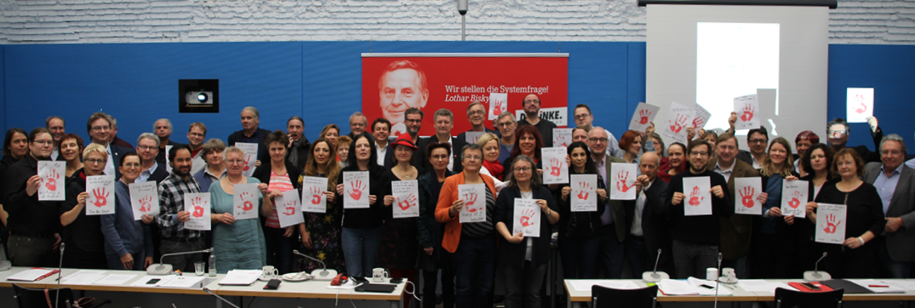 Die Fraktion DIE LINKE. im Bundestag am Red Hand Day Die Fraktion DIE LINKE. im Bundestag am Red Hand Day