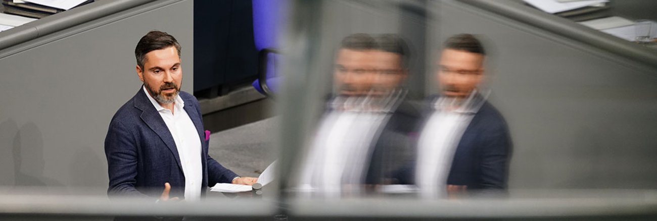 Fabio de Masi im Plenalsaal Fabio de Masi im Plenalsaal