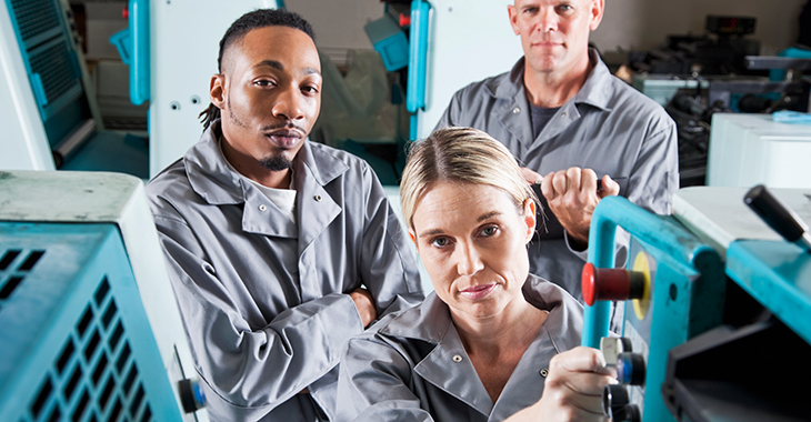 Drei Industriearbeiter / © iStockphoto/Kali9 Drei Industriearbeiter / © iStockphoto/Kali9