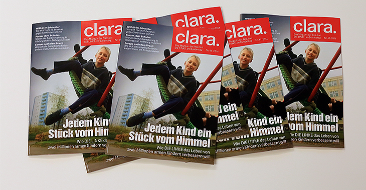 Mehrere Hefte des Fraktionsmagazins clara
