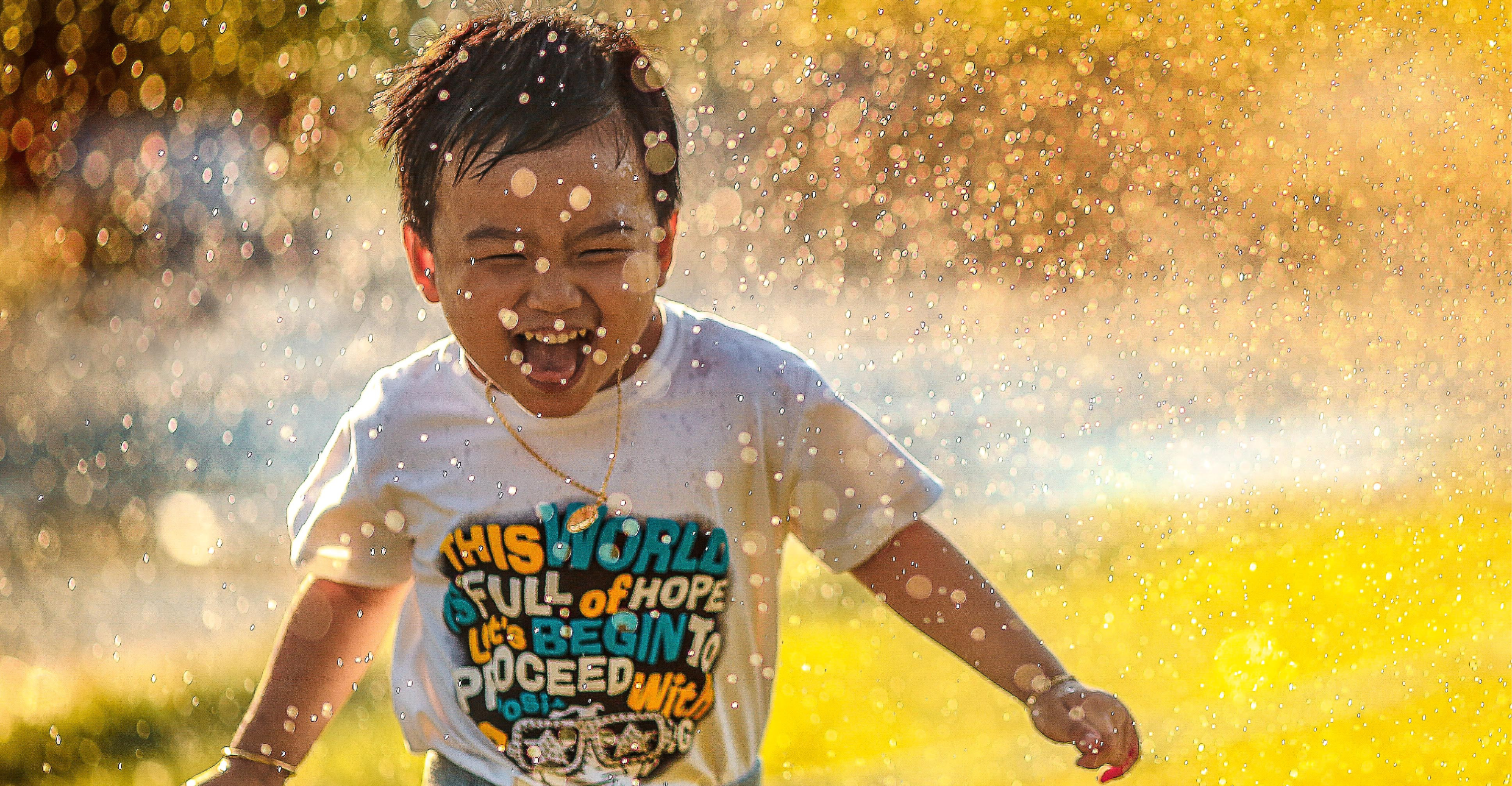 Gebührenfreie Bildung macht Kinder froh ©Unsplash/Mi Pham Gebührenfreie Bildung macht Kinder froh