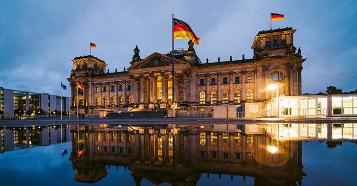 Deutscher Bundestag, Reichstagsgebäude bei Nacht Deutscher Bundestag, Reichstagsgebäude bei Nacht