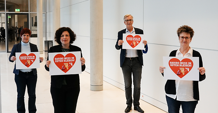 Amira Mohamed Ali, Dietmar Bartsch, Susanne Ferschl und Sabine Zimmermann: Haribo muss im Osten bleiben! Amira Mohamed Ali, Dietmar Bartsch, Susanne Ferschl und Sabine Zimmermann: Haribo muss im Osten bleiben!