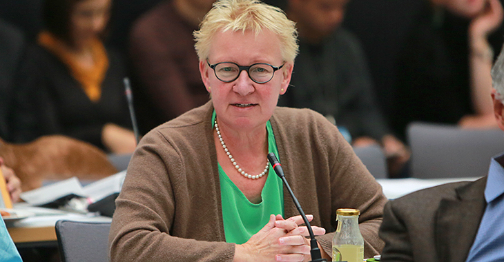 Jutta Krellmann im Fraktionssaal Jutta Krellmann