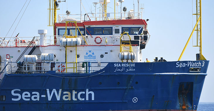 Seenotrettung: Sea Watch 3 auf dem Meer Seenotrettung: Sea Watch 3 auf dem Meer © picture alliance / Photoshot