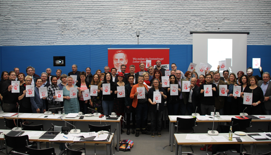 Die Fraktion DIE LINKE. im Bundestag am Red Hand Day Die Fraktion DIE LINKE. im Bundestag am Red Hand Day