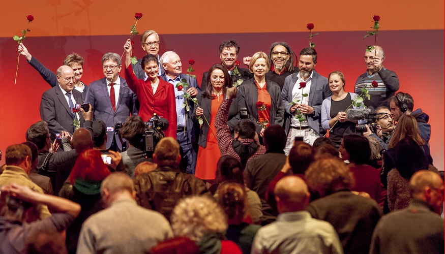 Gruppenbild zum Abschluss des Politischen Jahresauftakts der Linksfraktion mit über tausend Gästen am 14. Januar 2018 im Berlin Kino Kosmos Gruppenbild zum Abschluss des Politischen Jahresauftakts der Linksfraktion mit über tausend Gästen am 14. Januar 2018 im Berlin Kino Kosmos