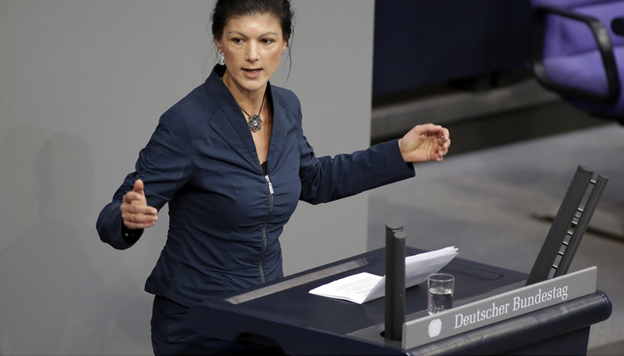 Sahra Wagenknecht am Rednerpult des Bundestages © DBT/Thomas Köhler/photothek Sahra Wagenknecht am Rednerpult des Bundestages © DBT/Thomas Köhler/photothek