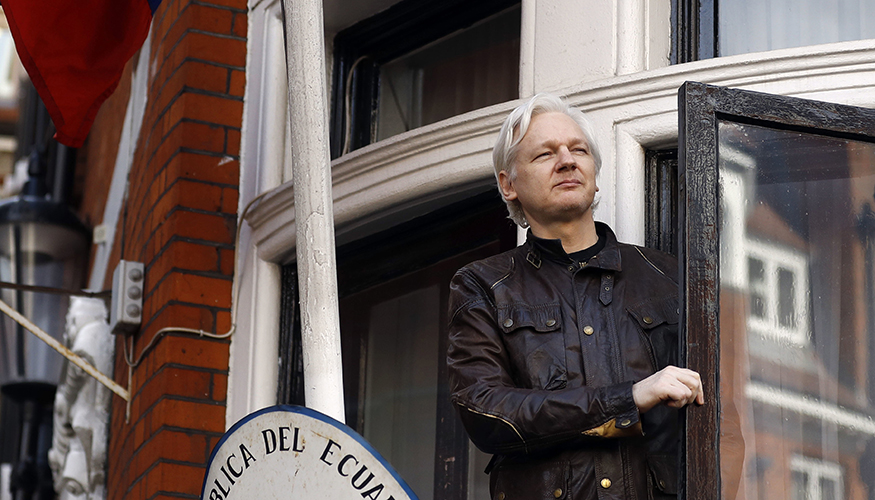 WikiLeaks-Gründer Julian Assange tritt auf den Balkon der ecuadorianischen Botschaft in London 